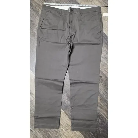 AMAZON ESSENTIALS Mens Gray Flat Front Stretch Slim Fit Chino Pants 38W30L NEW - Picture 1 of 6